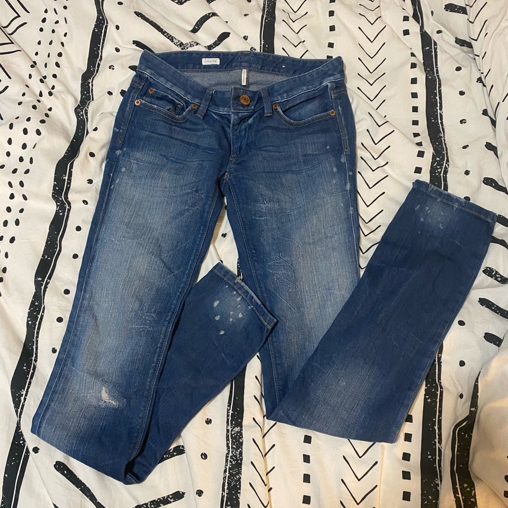 Distressed LOFT premium cut jeans size 26